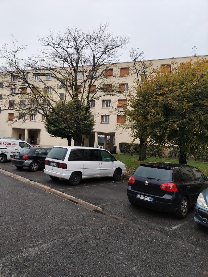 Jolie Appartement Proche Tramway Vénissieux Esterno foto